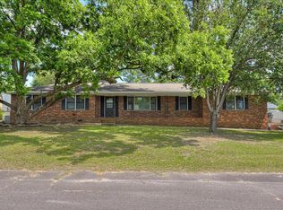 122 Back St, Gloverville, SC 29828