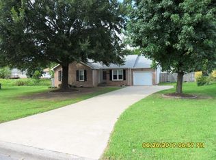 1229 Crystal Dr, Clarksville, TN 37042