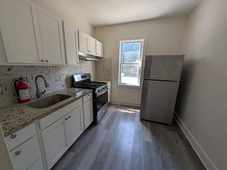 252 E 1st Ave #9 — Photo 1