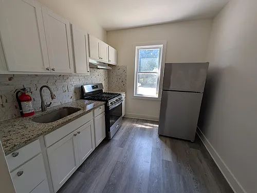 252 E 1st Ave #9 Photo 1