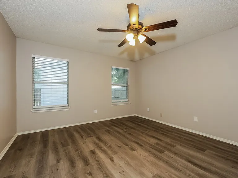 5909 Northfield Dr — Photo 9