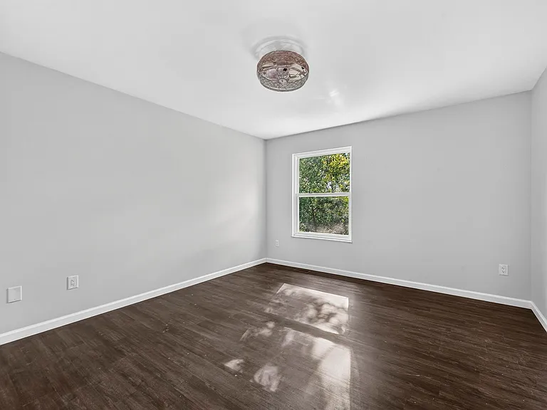 591 Summit Hills Dr — Photo 17
