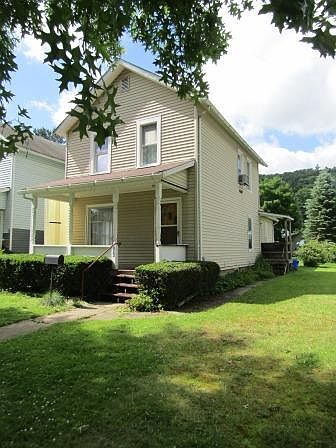 1st image of 706 W Spruce St