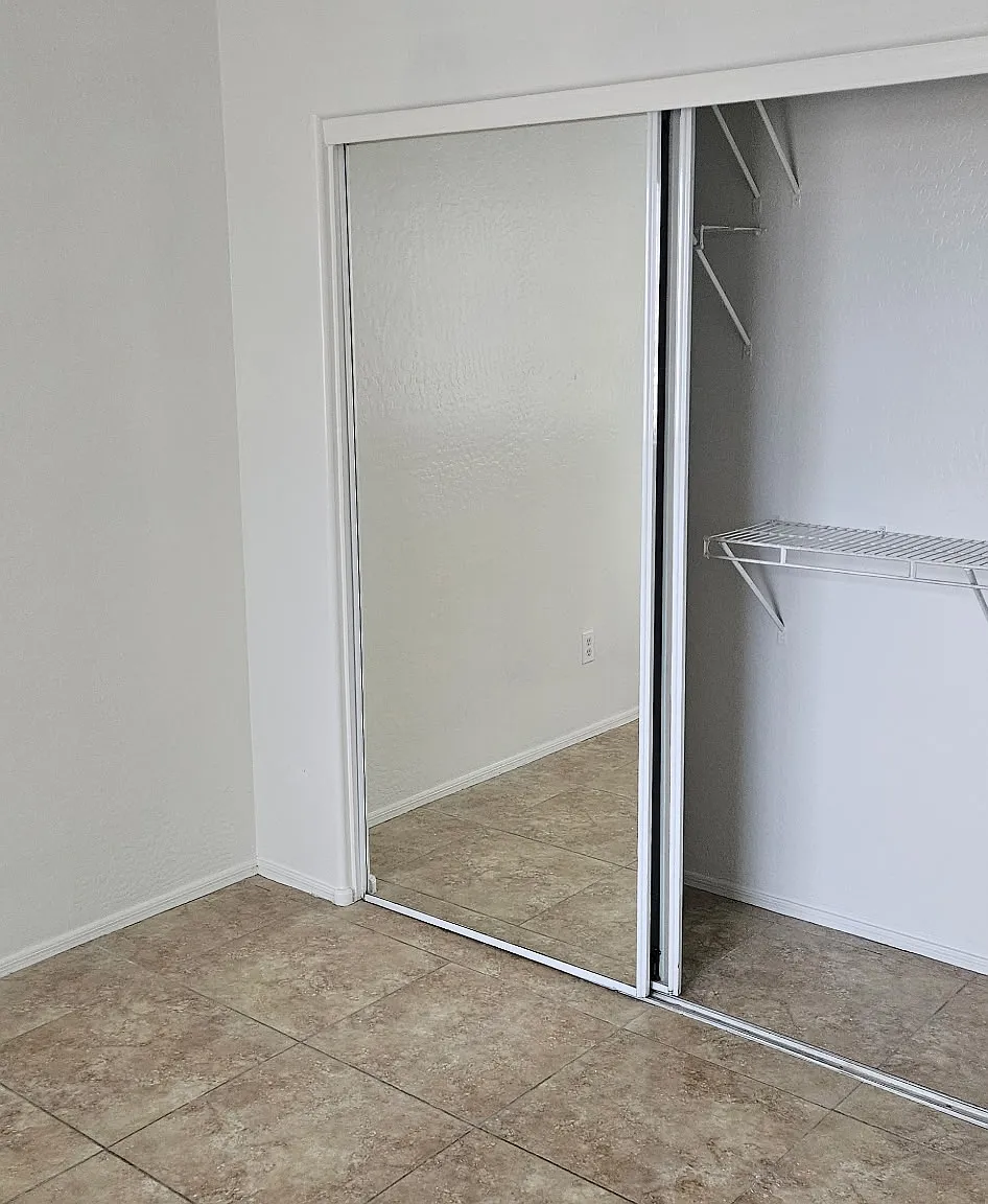 4 bed, 2.5 bath, 1600 sqft, $2,049 — Photo 3