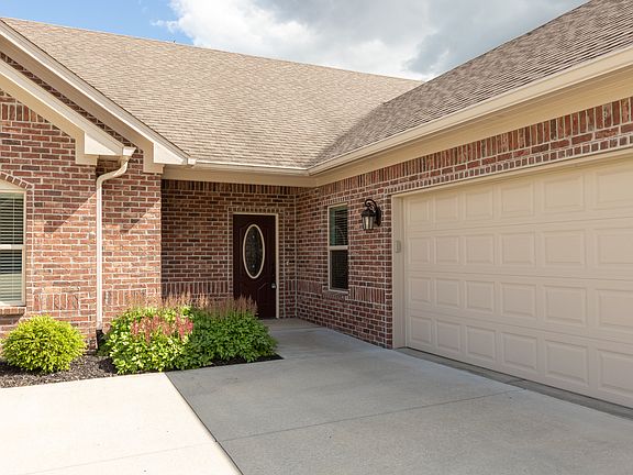2nd image of 1213 Highbury Dr
