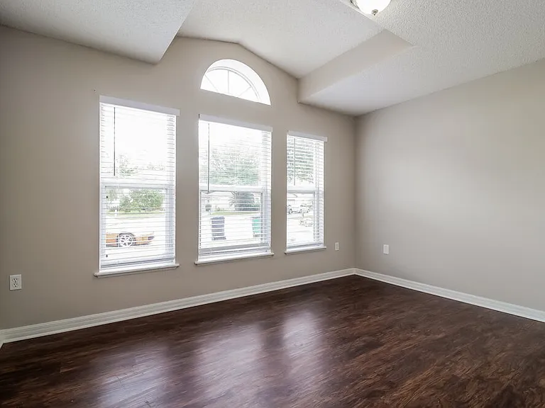 12514 Woodbury Cove Dr — Photo 13