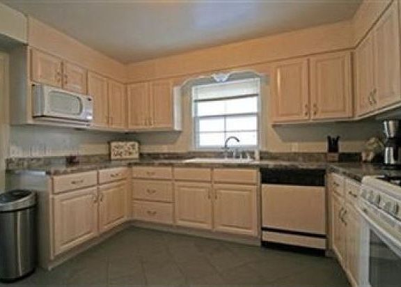 5th image of 2316 S Belvoir Blvd