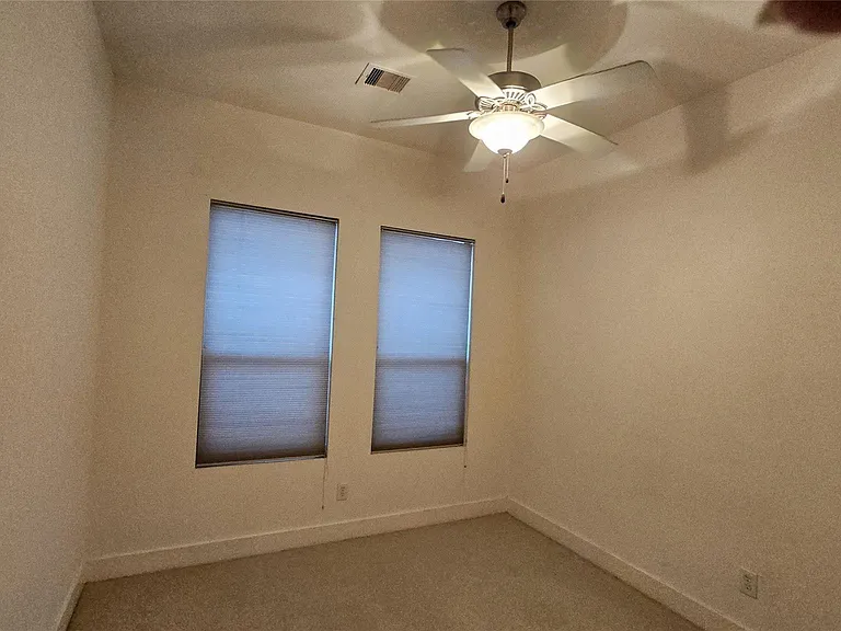 2301 Camden Dr #B — Photo 21