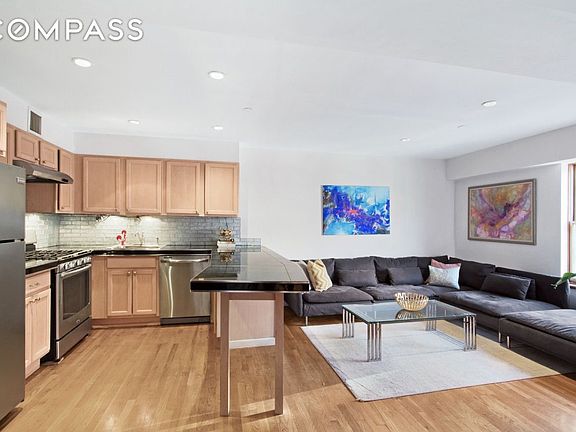 2nd image of 754 E 6th St APT 3B