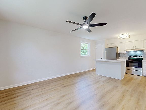 4th image of 2104 W Richmond Hill Dr