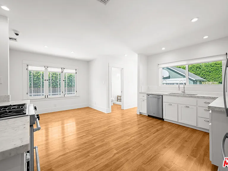 1441 N Ogden Dr — Photo 25