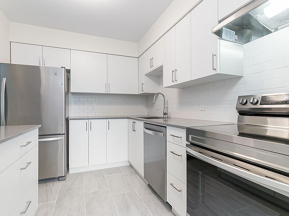 2nd image of 327 9th St #306