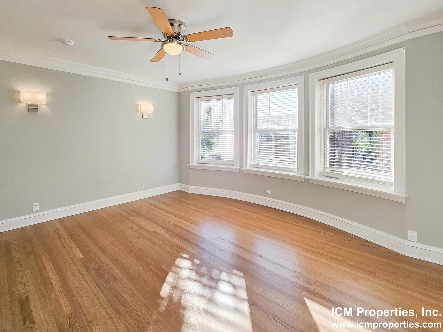 2 bed, 965 sqft, $2,895 — Photo 1
