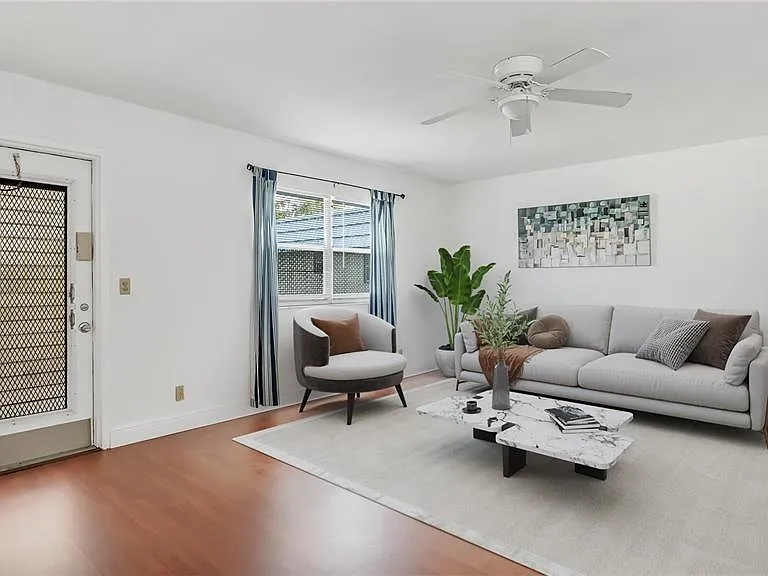 703 Brittany Park #O — Photo 1