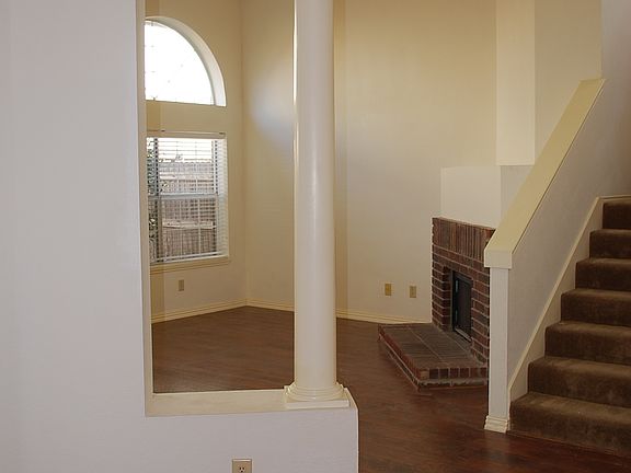 5th image of 1205 Canoe Ln