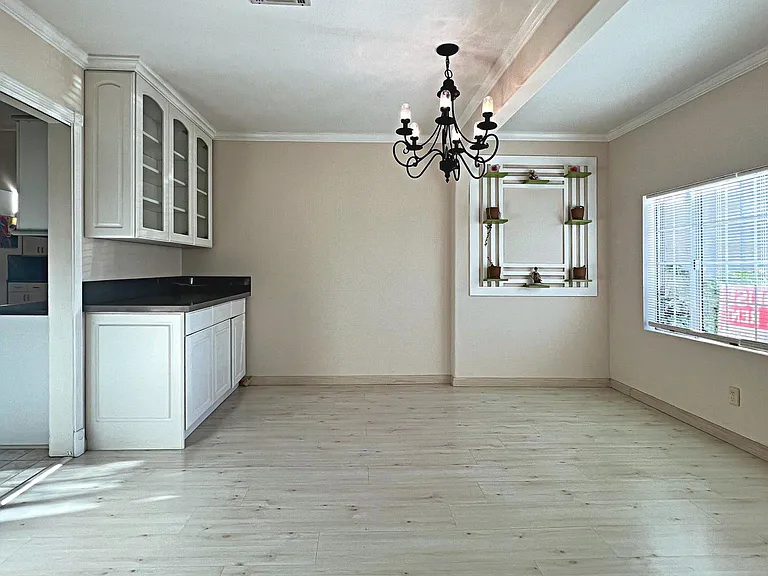 5627 Adele Ave — Photo 14