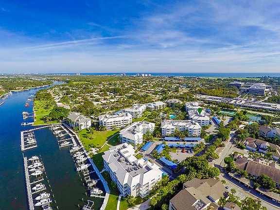 2nd image of 915 Bay Colony Drive S #915
