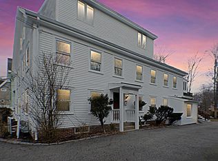 5 Cedar Ct #B, Amesbury, MA 01913
