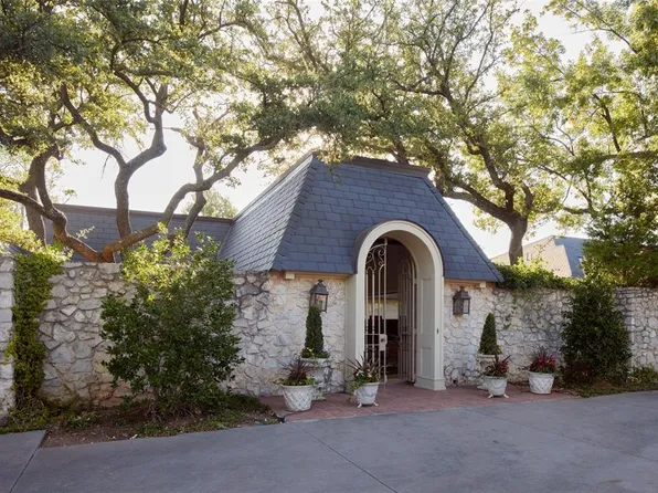 6710 N Country Club Dr, Oklahoma City, OK 73116