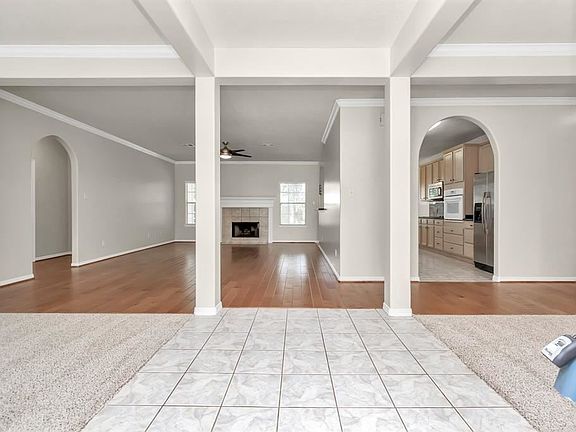 5th image of 6025 Fawnlake Dr
