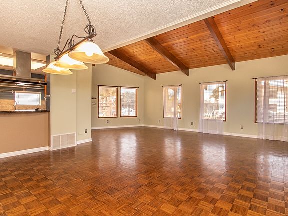 4th image of 3609-3611 Nile St