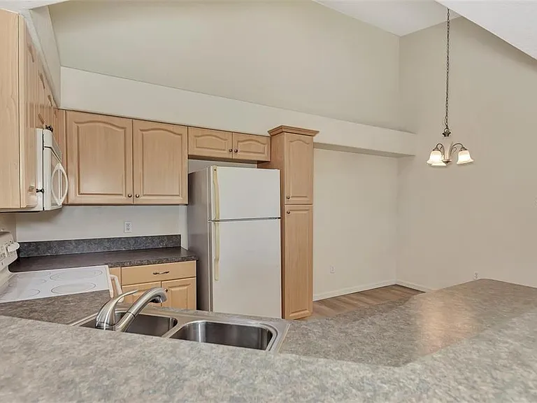 400 Mirabella Cir #201 — Photo 15