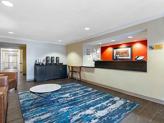 Lobby and Guest Check-in