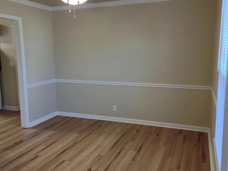 2911 Velden Dr — Photo 3