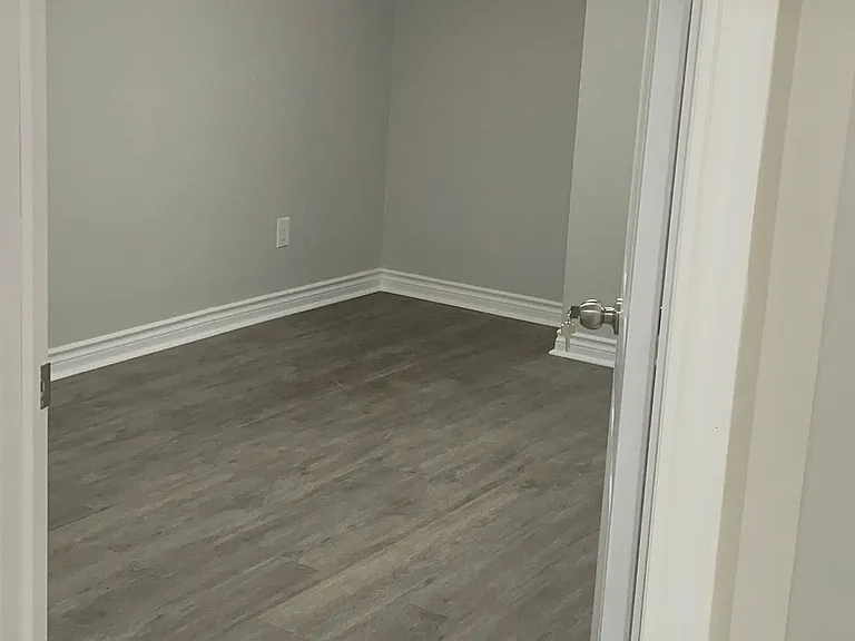 2 Hoover Park Dr #BASEMENT — Photo 8