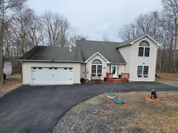 1206 Falls Rd, Bushkill, PA 18324