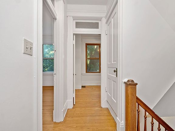 4th image of 3206 Bishop St