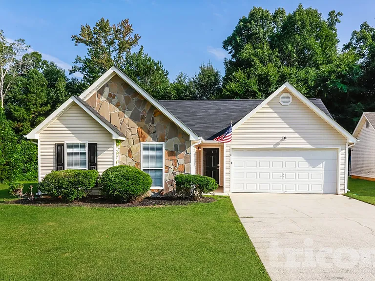 290 Plantation Blvd — Photo 1