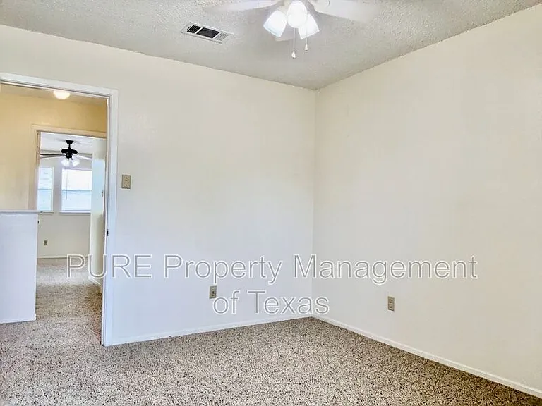 12120 Thompkins Dr #B — Photo 14
