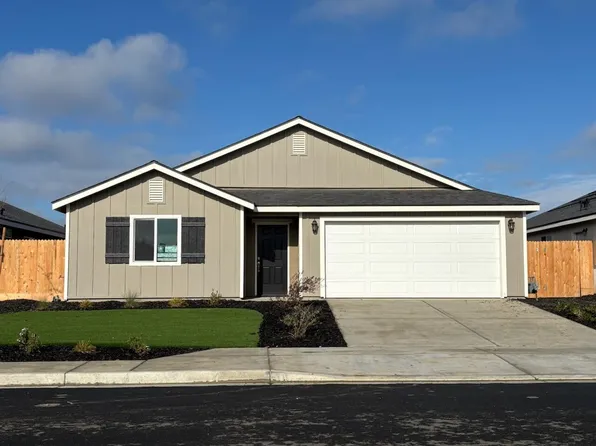 7120 Elm Street, Visalia, CA 93291