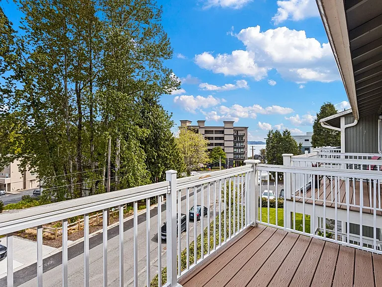 Bayshore Vista Apartments — Photo 19
