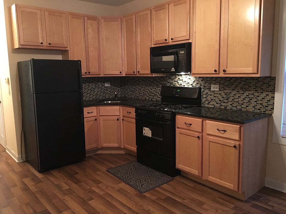 1st image of 3653 W Shakespeare Ave #1