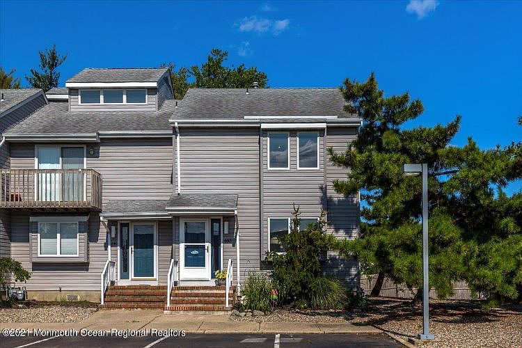 1st image of 657 Ellicott Ave #101