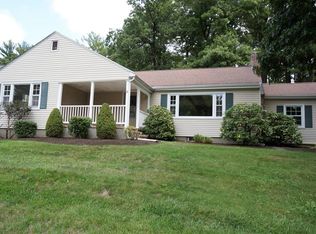 15 Wing Rd, Lynnfield, MA 01940