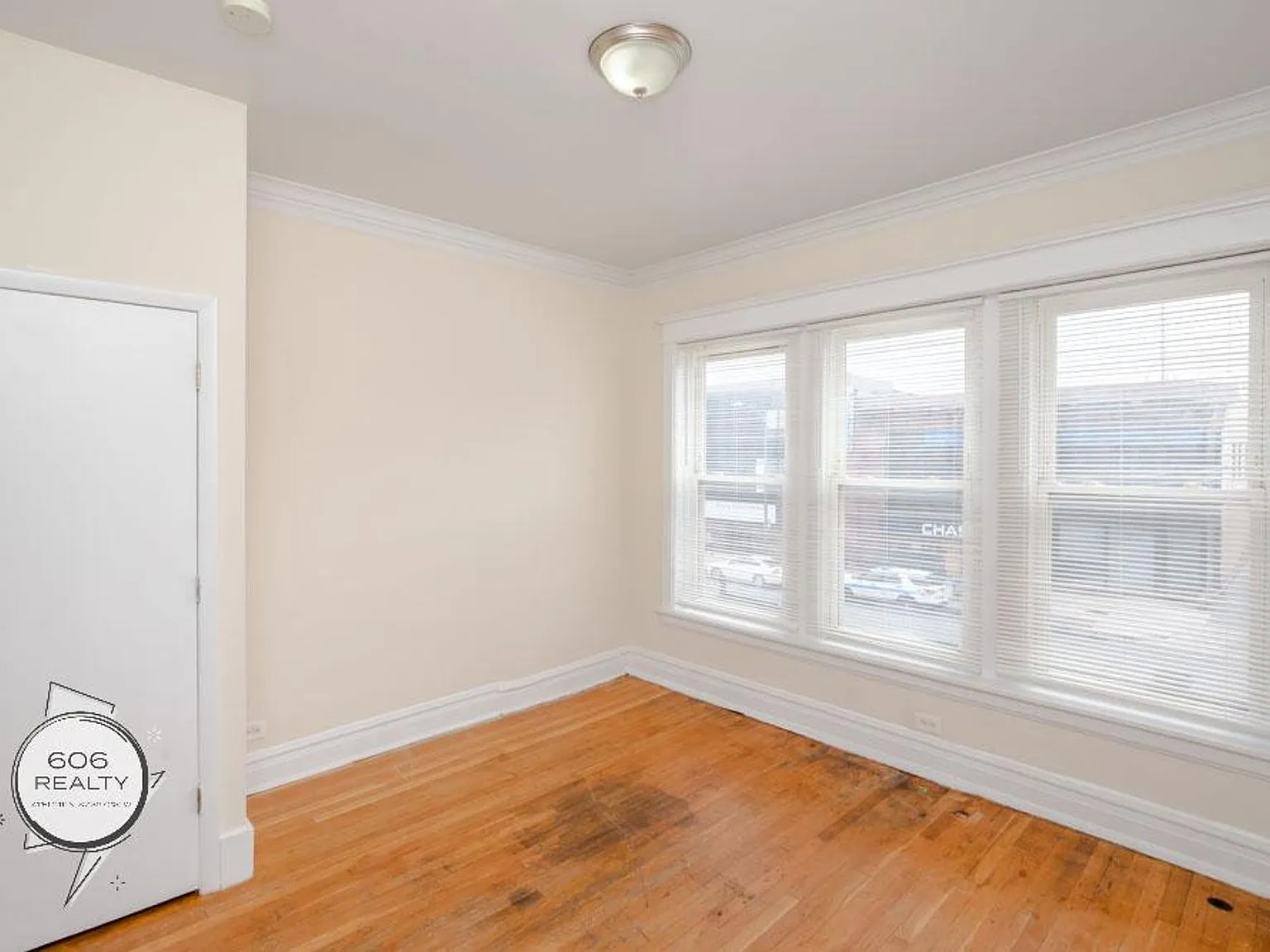 Marquette Park Apartment! — Photo 4