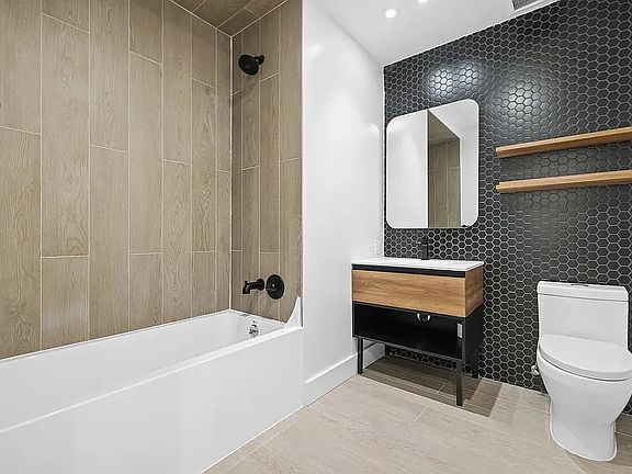 3rd image of 260 Gold St #1003