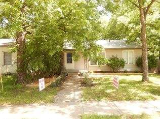 1522 Pine St, Grand Prairie, TX 75050