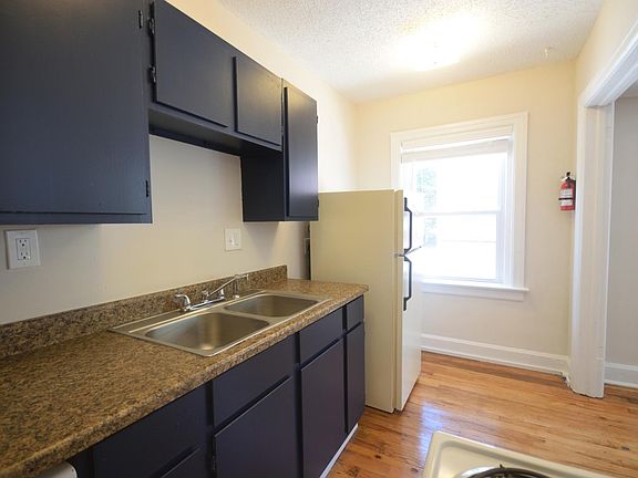 3rd image of 3732 Southwest Trfy #1