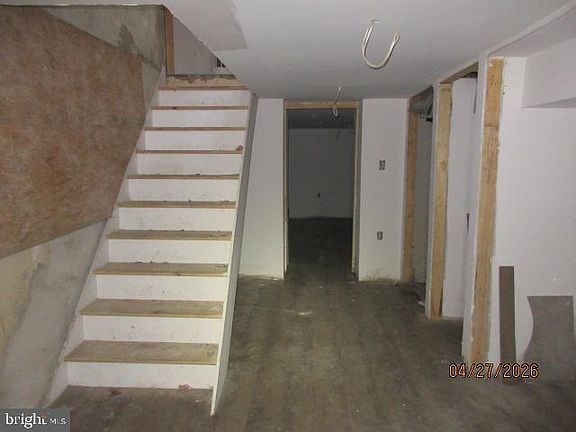 4th image of 929 Cantrell St
