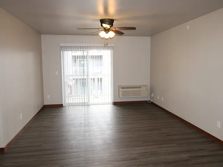 Dreamsville Apartments — Photo 43