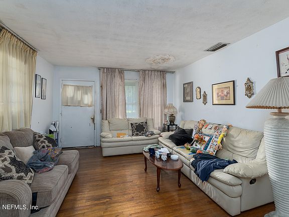 5th image of 3143 RAY Road