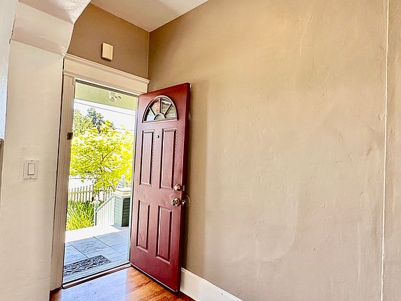 4th image of 549 E Julian St #549