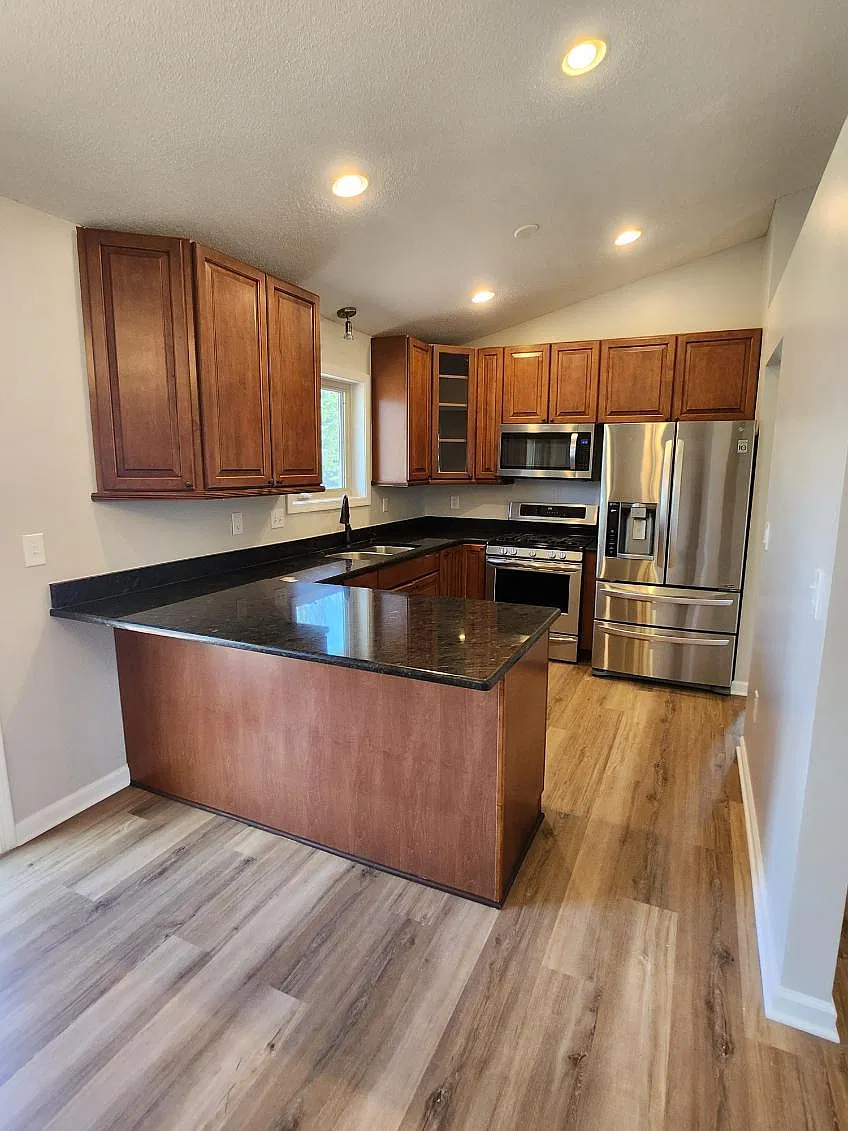 4 bed, 1977 sqft, $2,995 — Photo 2
