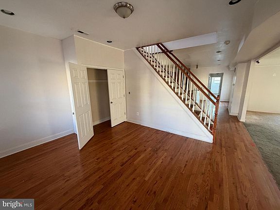 2nd image of 554 S Longwood St