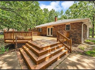 1061 E Brentwood Dr, Marshfield, MO 65706