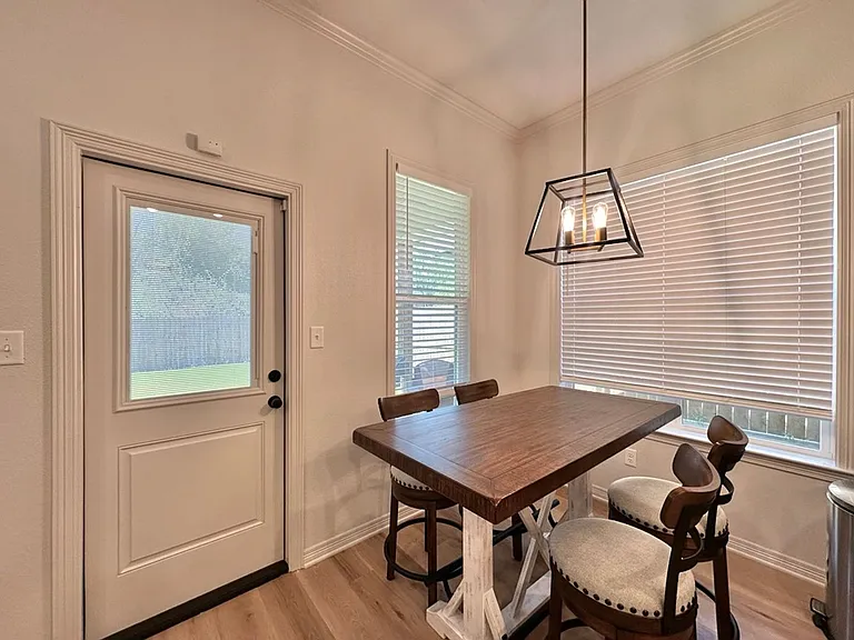 3076 Royal Garden Rd — Photo 14